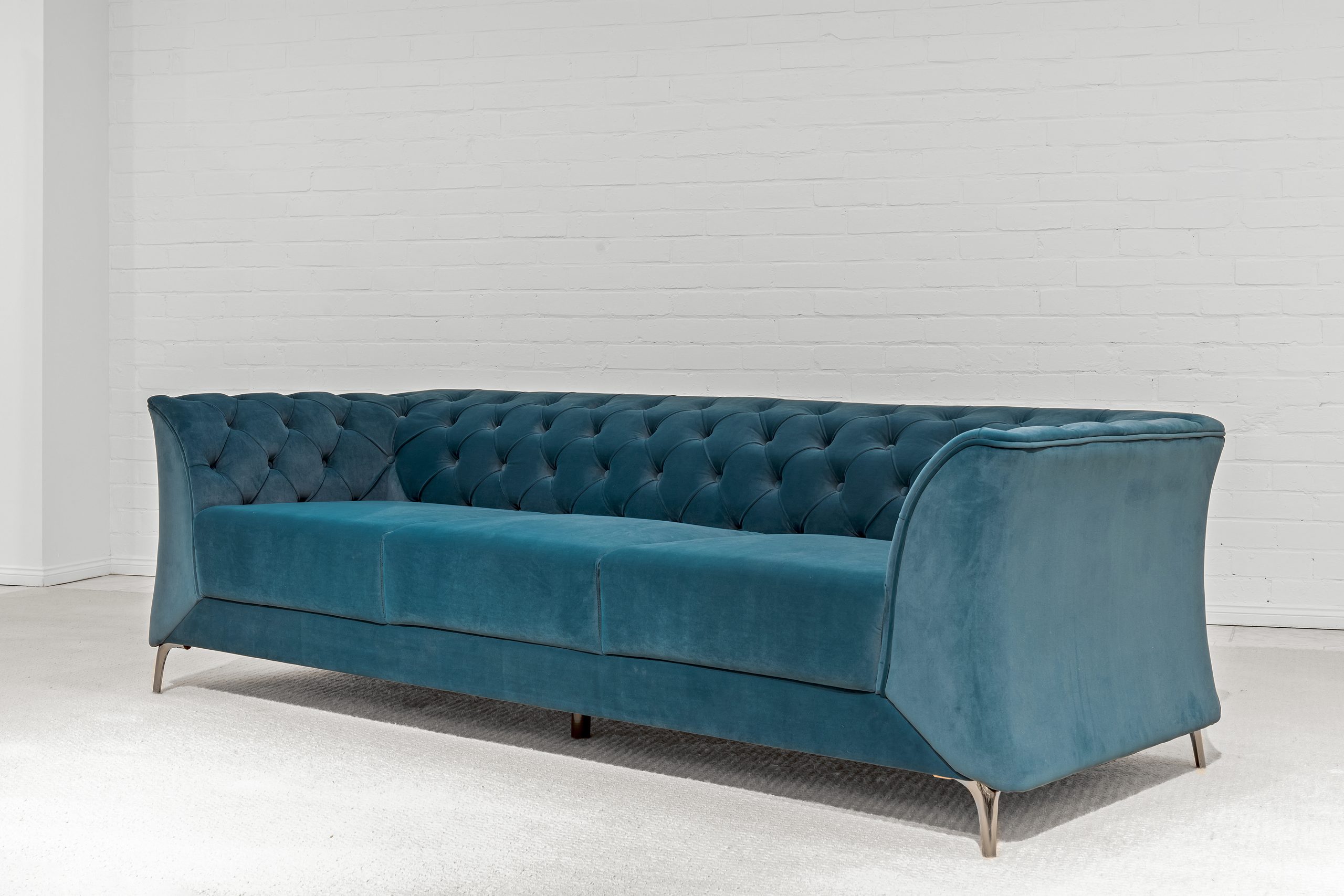 Buy Manchester 3-Seater Chesterfield Sofa - Hybreeze Furniture